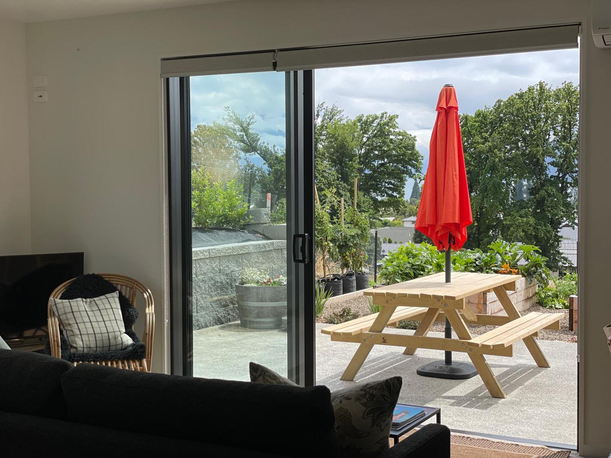 Lake Views - New Apartment With Room To Relax Wanaka Exterior foto